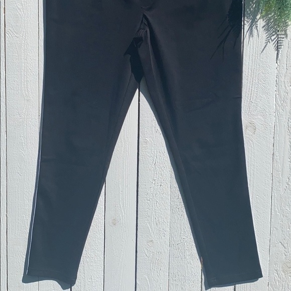 Women's Maternity Jeggings - Picture 6 of 14